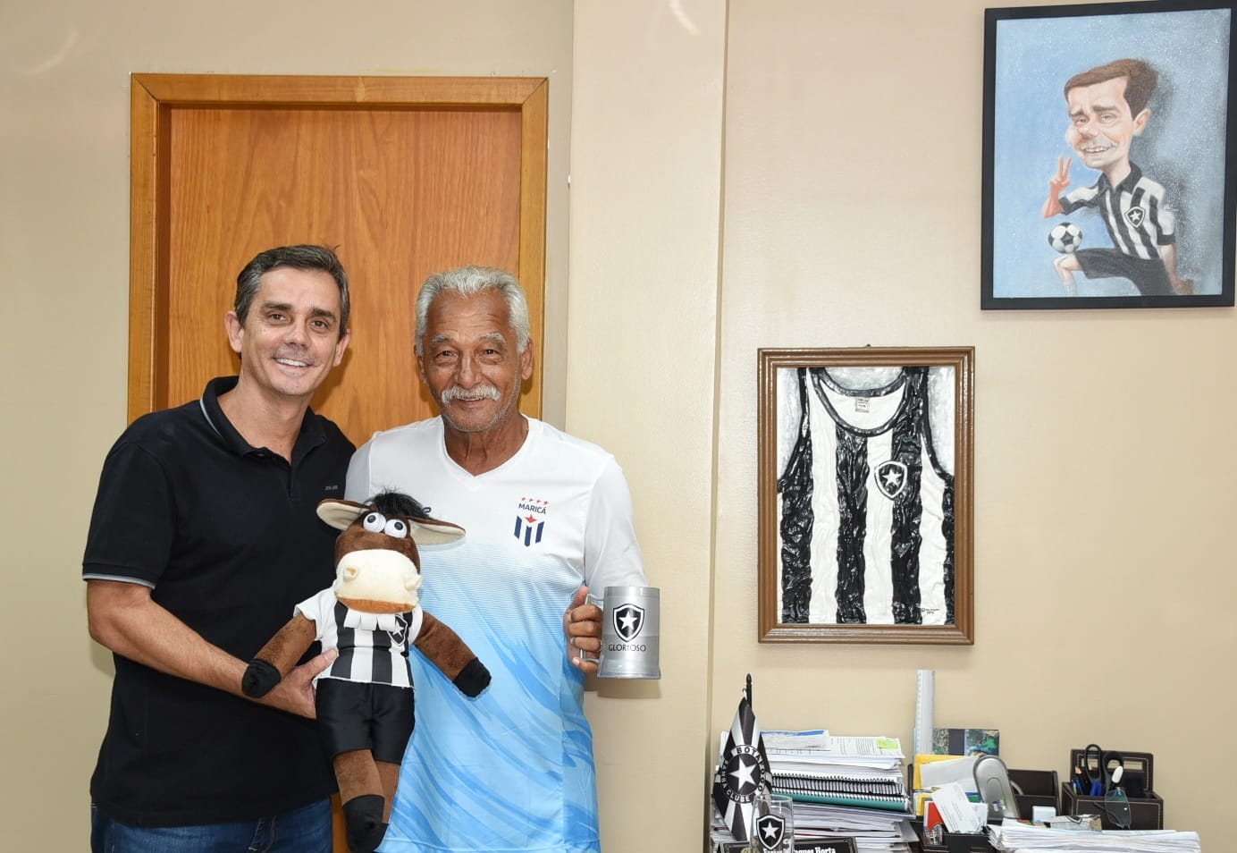 Prefeito Fabiano Horta recebe ex-jogador da Seleção Brasileira