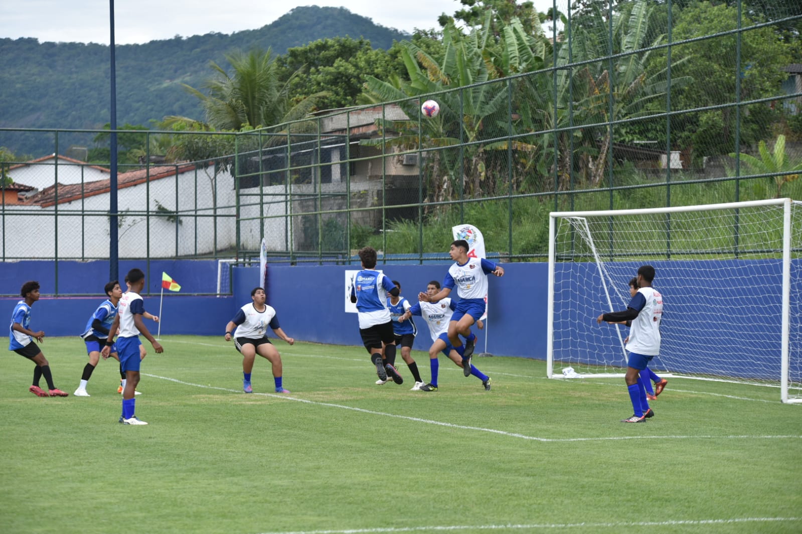 Sim, existe um torneio esportivo em andamento, e acontece no